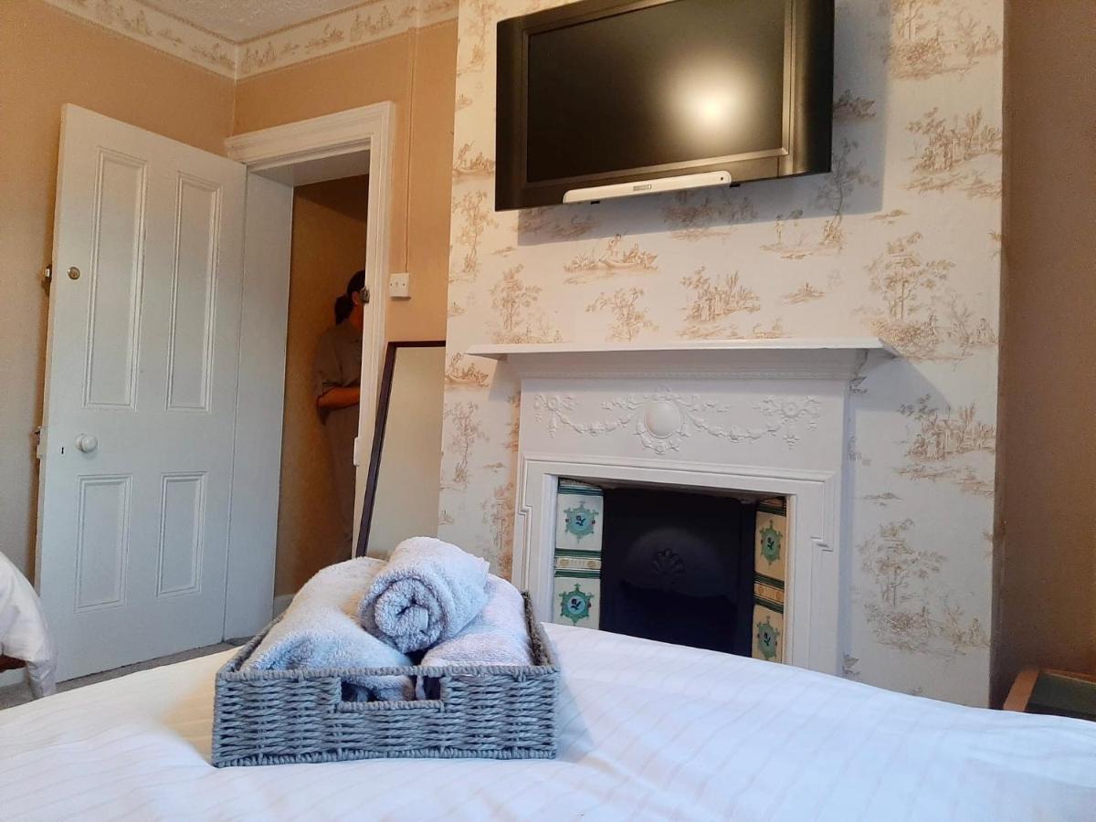 Railway Bar Apartment Poyntzpass Екстер'єр фото