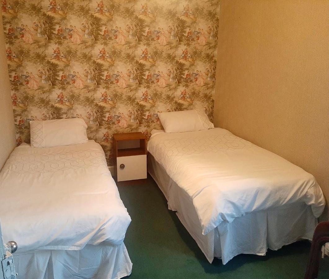 Railway Bar Apartment Poyntzpass Екстер'єр фото